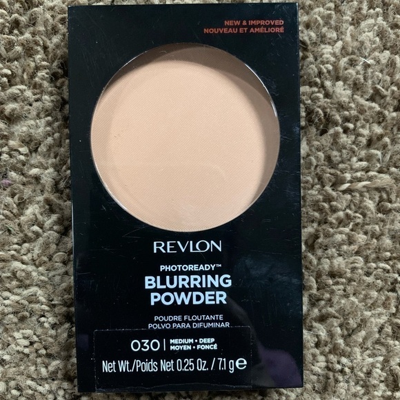 *NEW* Revlon Photoready Blurring Powder 030 Medium Deep  .25oz - Picture 1 of 2